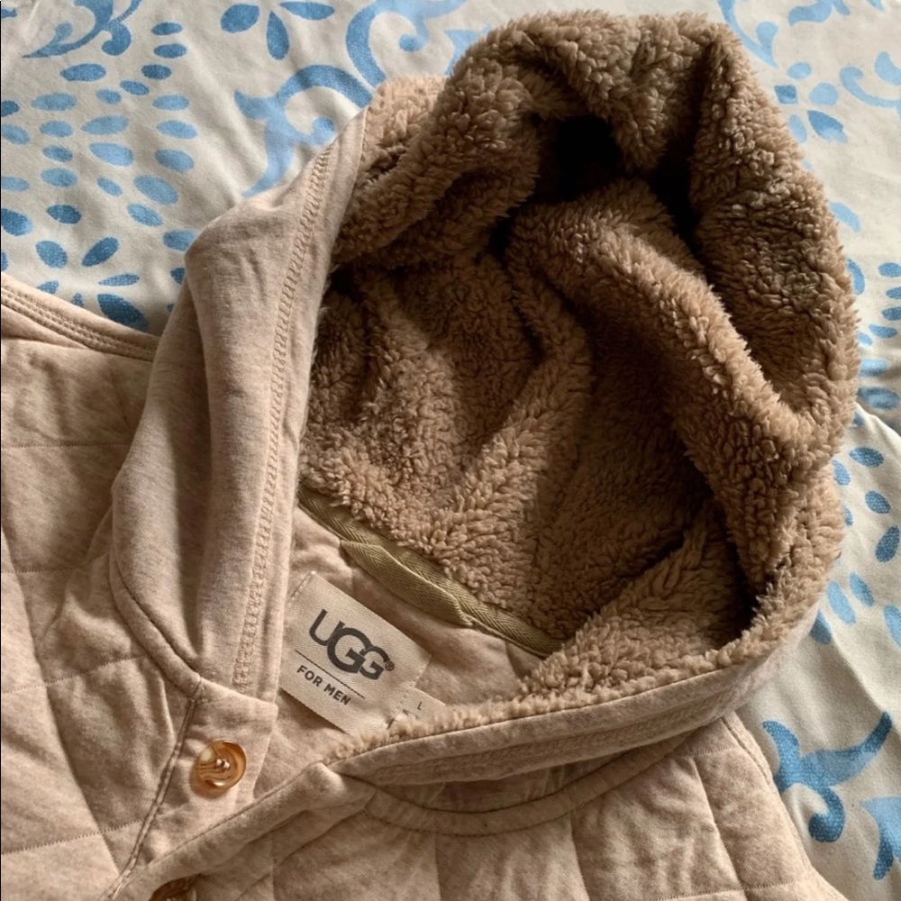 Men’s Ugg pullover sweater